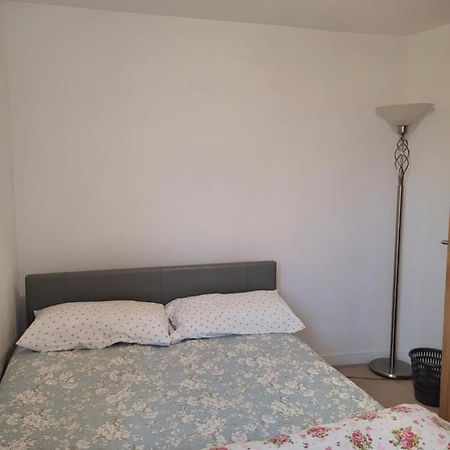 Room Near Heathrow Airport Hillingdon Ngoại thất bức ảnh