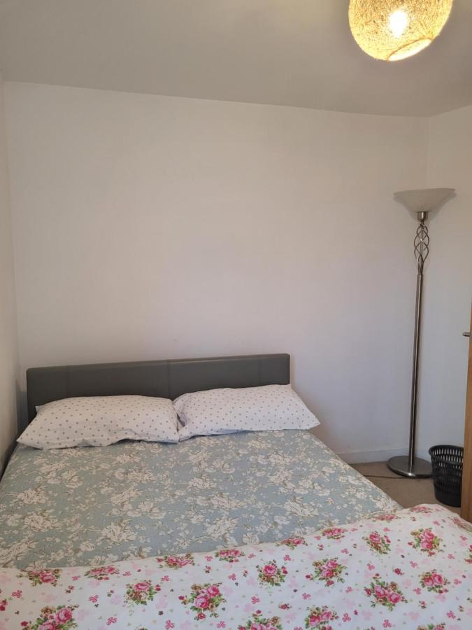 Room Near Heathrow Airport Hillingdon Ngoại thất bức ảnh