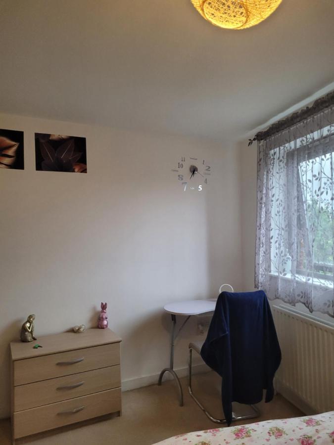 Room Near Heathrow Airport Hillingdon Ngoại thất bức ảnh